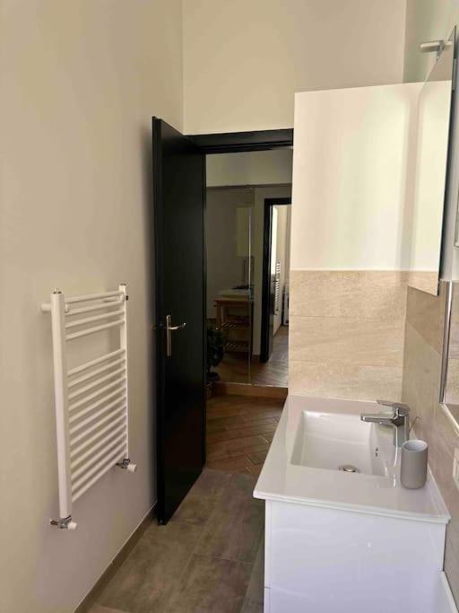 Xenia Apartments - Charming Garden Suite In Porta Venezia Milánó Kültér fotó